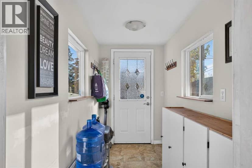 4539 26 Avenue SW — photo 20 of 40