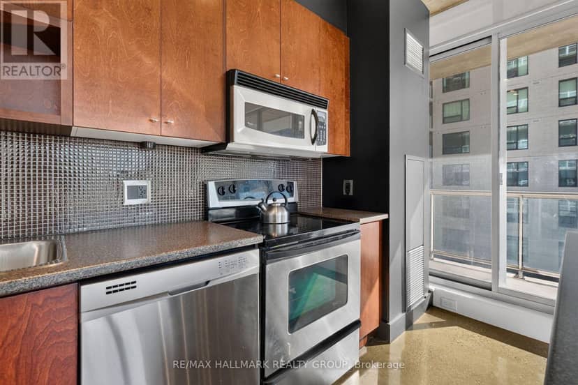 1206 - 179 George Street — photo 34 of 40
