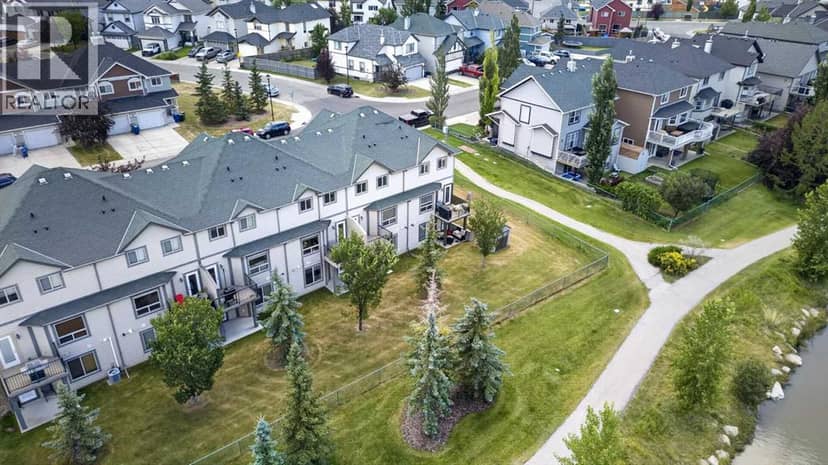 224 Bayside Point SW, Airdrie, photo 2