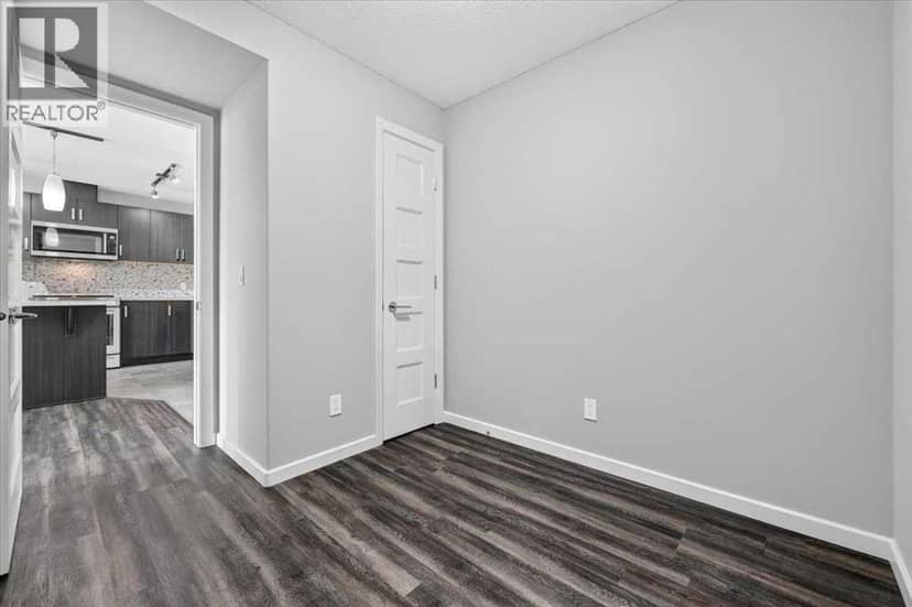 2308, 10 Market Boulevard SE — photo 34 of 40