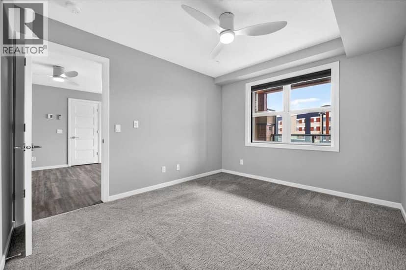 2308, 10 Market Boulevard SE — photo 18 of 40