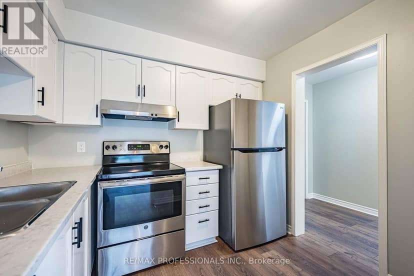23 - 2004 Glenada Crescent — photo 18 of 40