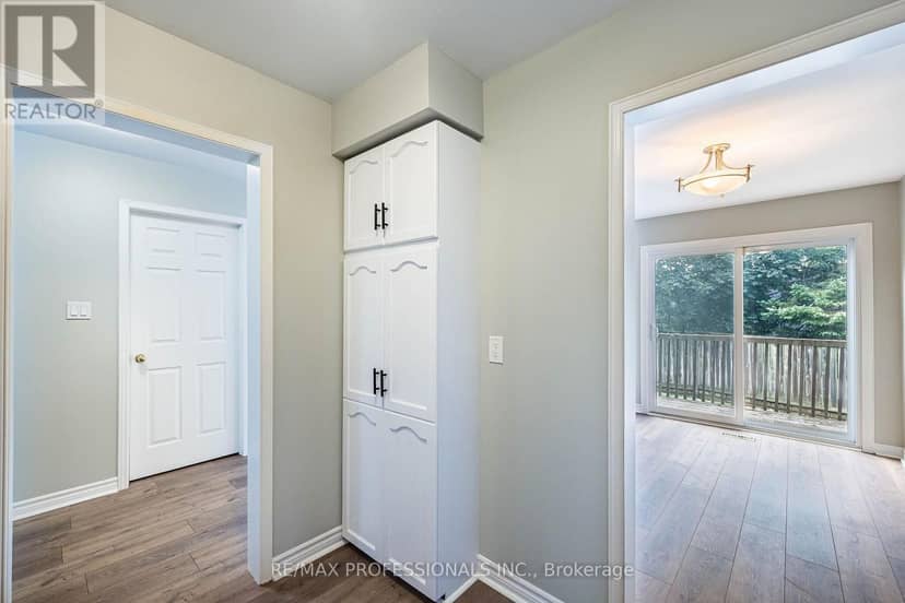 23 - 2004 Glenada Crescent — photo 20 of 40