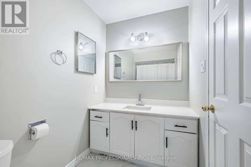 23 - 2004 Glenada Crescent — photo 30 of 40