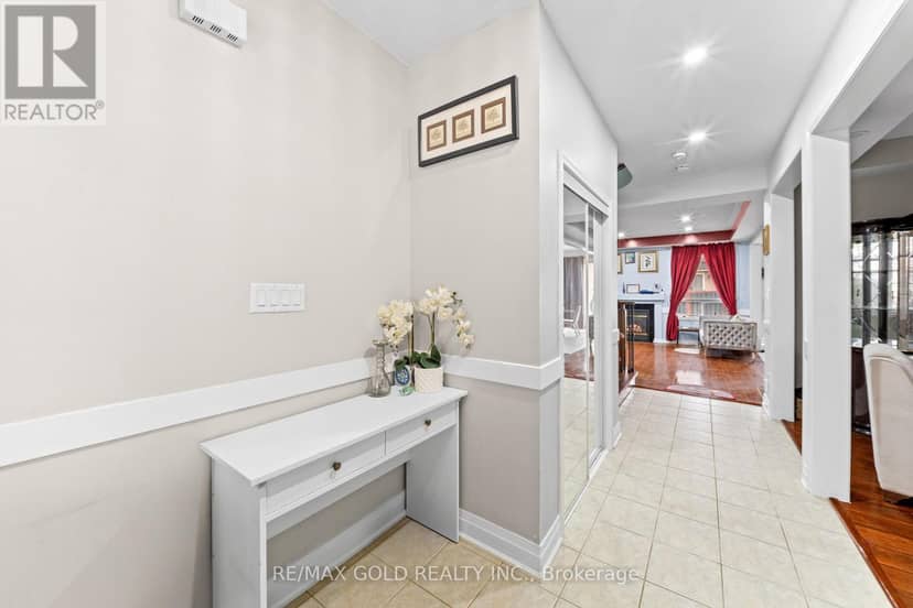 28 Latania Boulevard, Brampton, photo 8