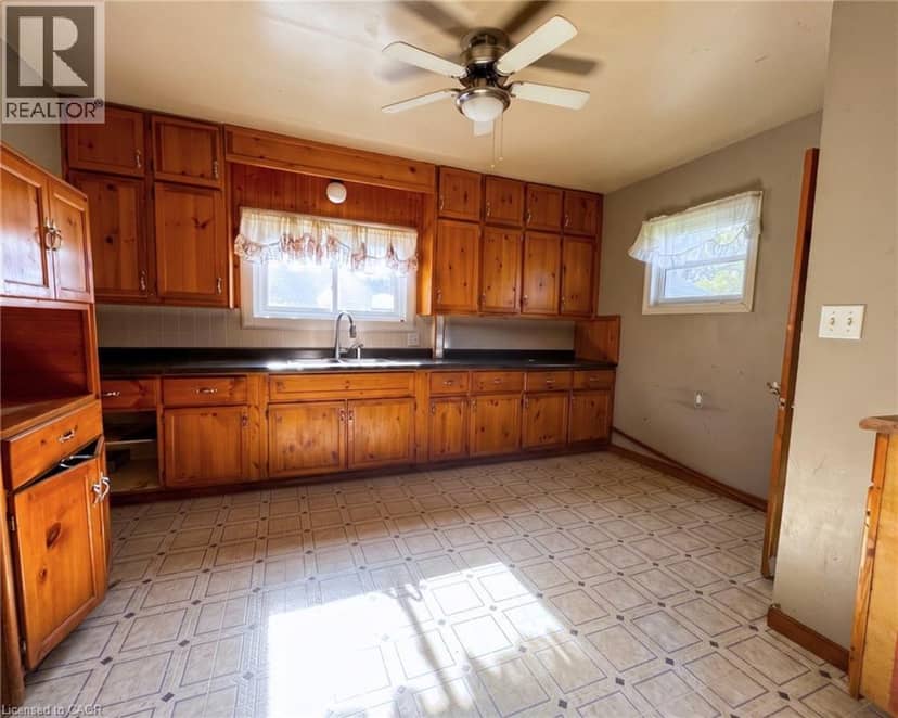 233 TALBOT Street, Courtland, photo 3