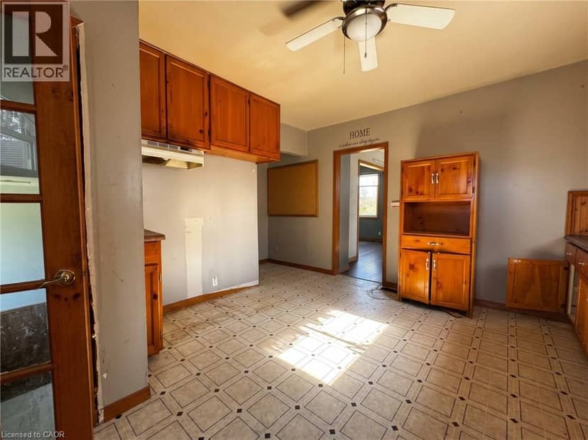 233 TALBOT Street, Courtland, photo 4
