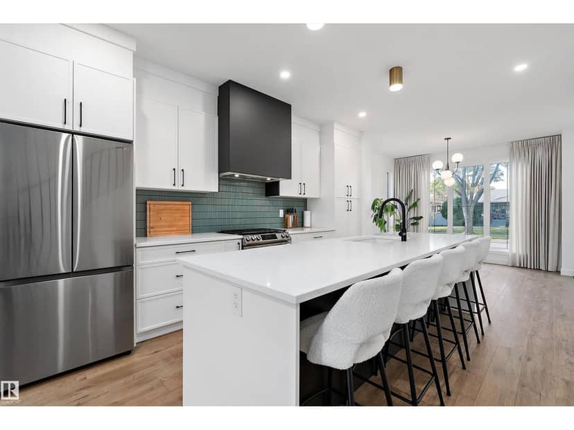 9727 153 ST NW — photo 9 of 40