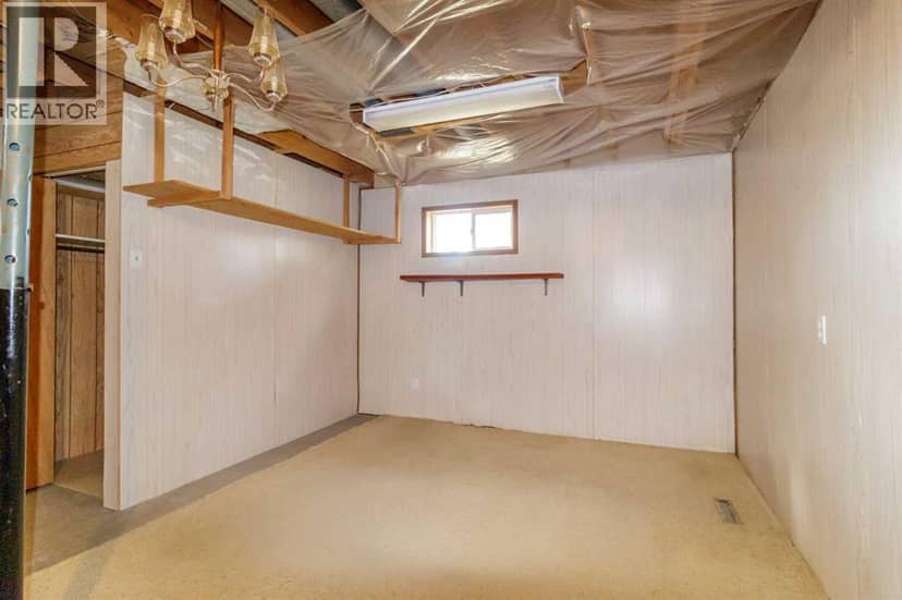 320 4 Avenue S — photo 11 of 28