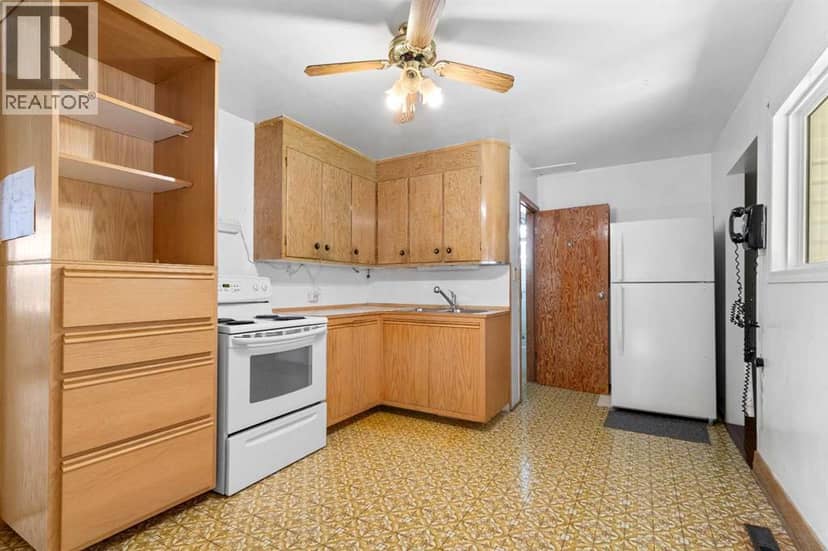 320 4 Avenue S, Three Hills, photo 4