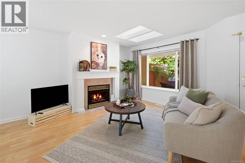 9 850 Arbutus St, Qualicum Beach, photo 3