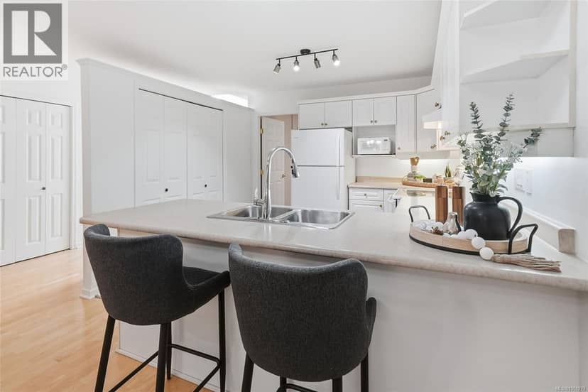 9 850 Arbutus St, Qualicum Beach, photo 7