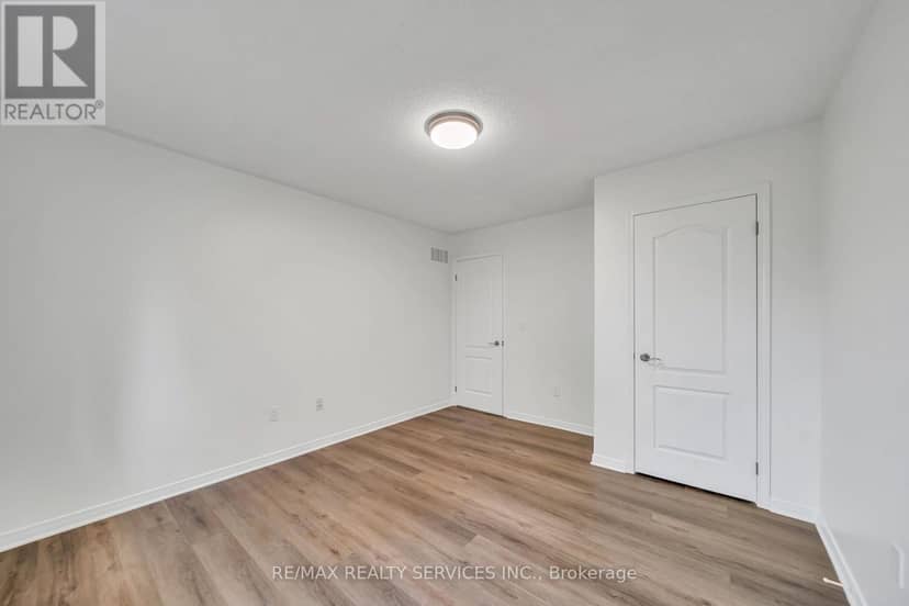 82 Dunvegan Crescent — photo 33 of 40