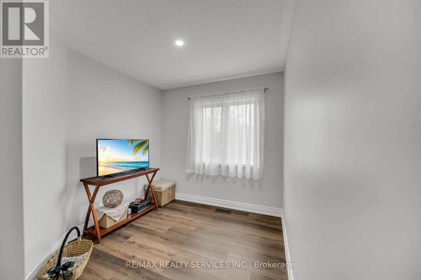 82 Dunvegan Crescent — photo 34 of 40