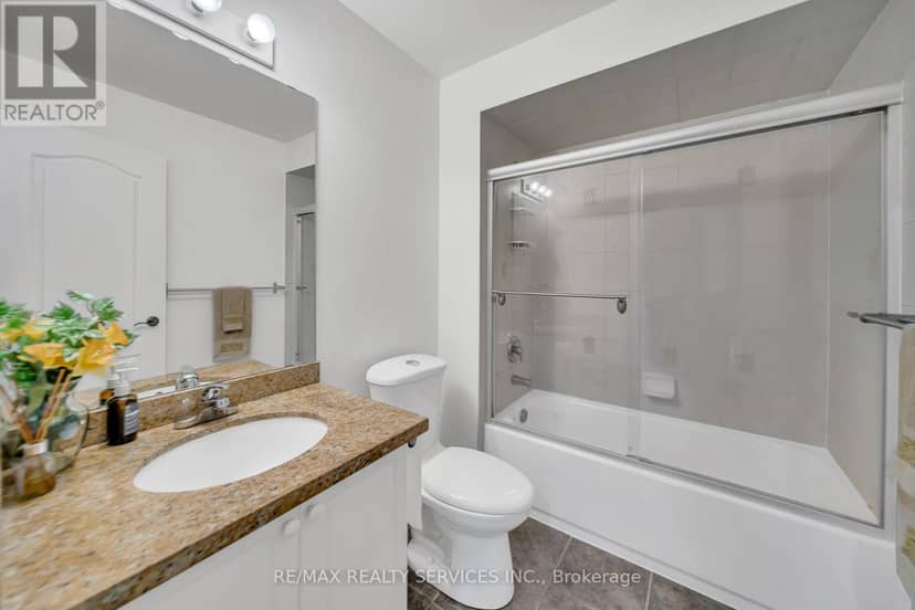 82 Dunvegan Crescent — photo 35 of 40