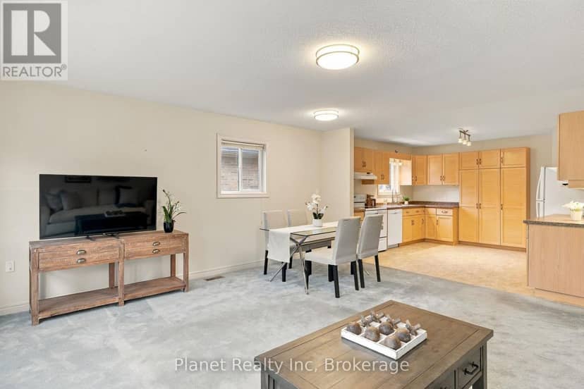 4 Ashcroft Court — photo 11 of 28