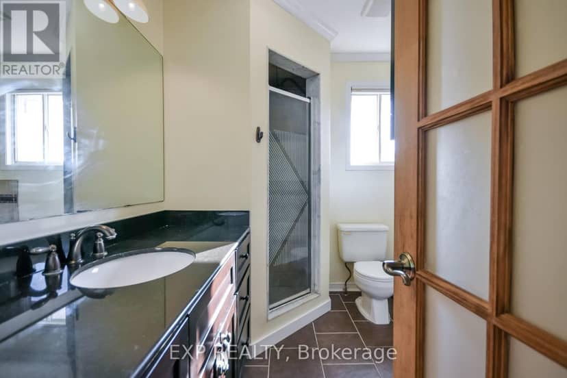 157 Livingstone Street W, Barrie, photo 7