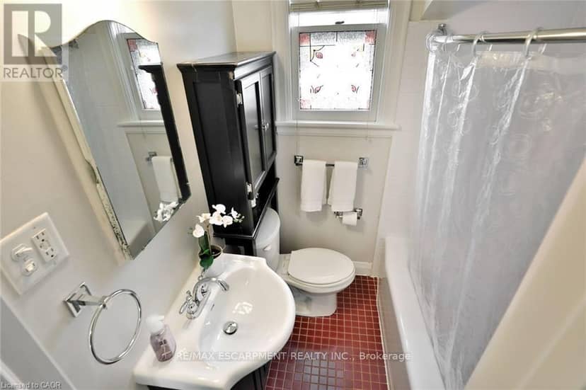 78 Cameron Avenue S — photo 19 of 23