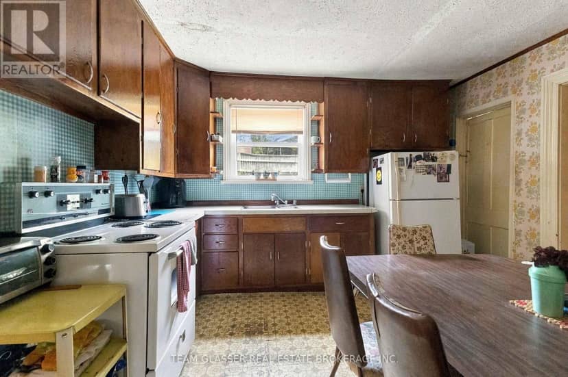 666 St James Street — photo 19 of 40