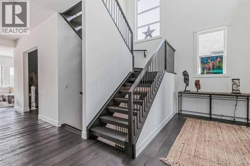 276 Cranbrook Point SE — photo 17 of 40