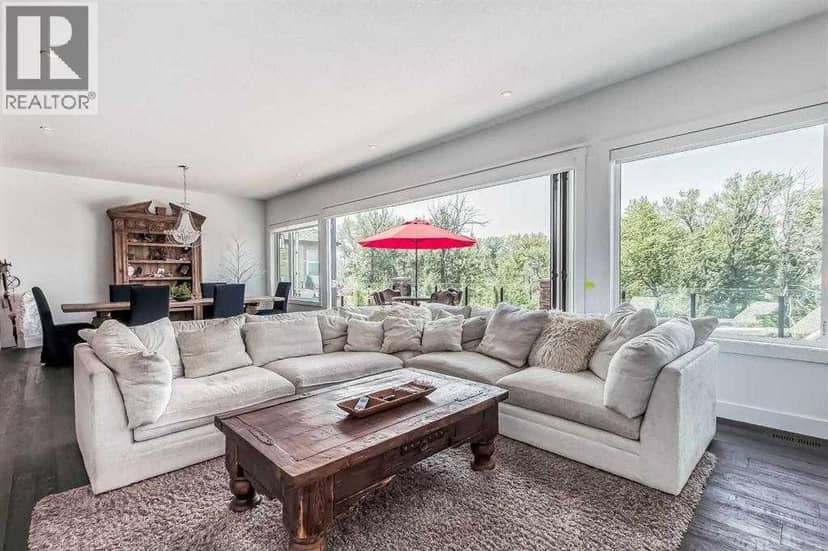 276 Cranbrook Point SE — photo 14 of 40