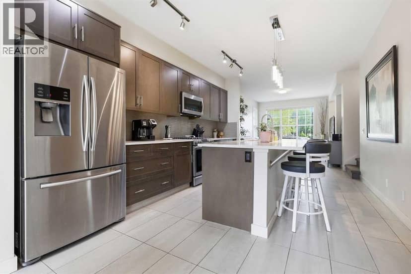 82 Dieppe Drive SW — photo 13 of 39