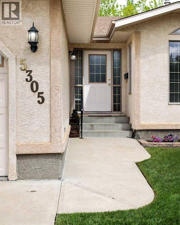 5305 66 Street, Camrose