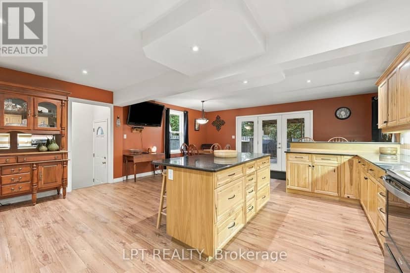 254 Victoria Street — photo 15 of 40