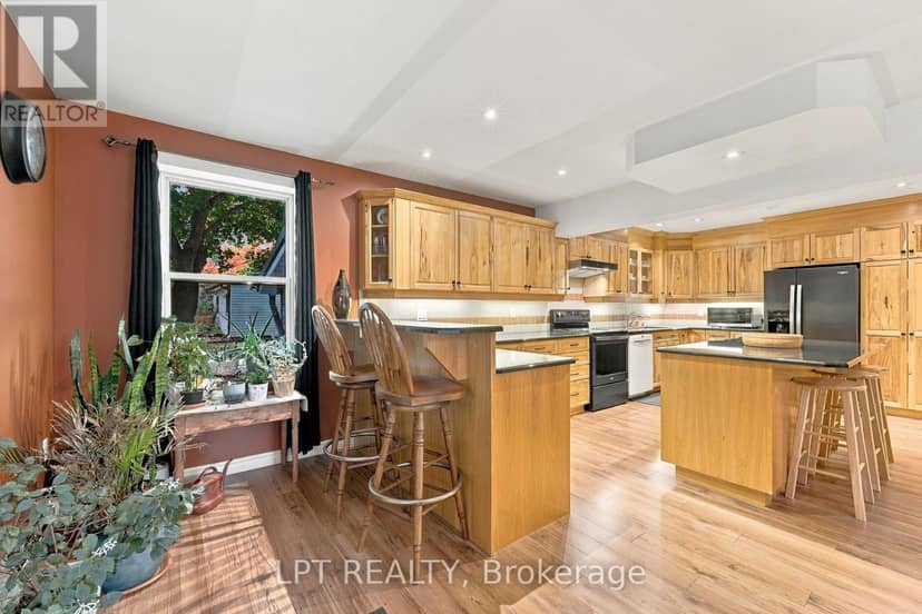 254 Victoria Street — photo 17 of 40