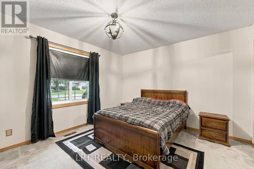 254 Victoria Street — photo 21 of 40