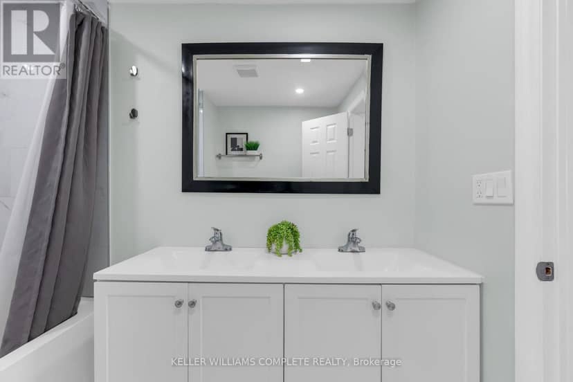 175 Wellington Street — photo 14 of 29