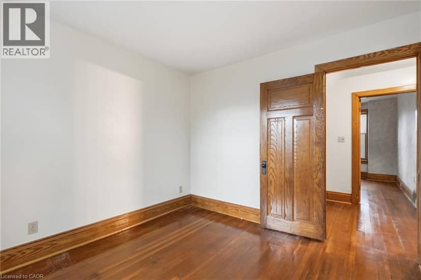 58 CONNAUGHT Avenue S — photo 27 of 40