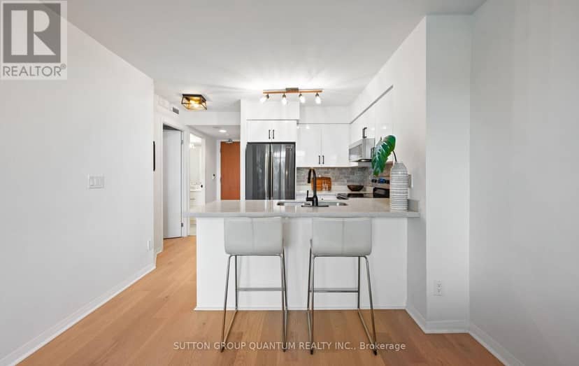 1110 - 219 Fort York Boulevard — photo 13 of 40
