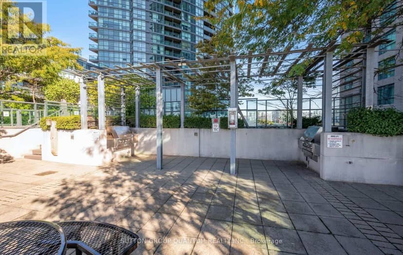 1110 - 219 Fort York Boulevard — photo 33 of 40
