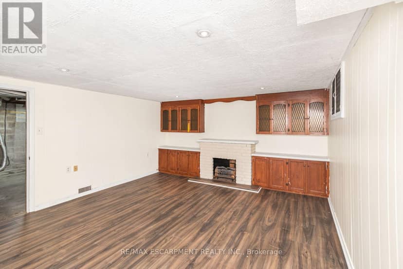 5 - 2700 Barton Street E — photo 31 of 36