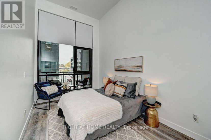 218 - 100 Garment Street — photo 15 of 29