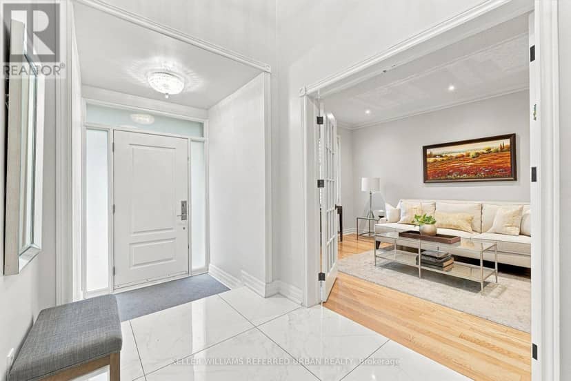63 Oatlands Crescent, Richmond Hill, photo 4