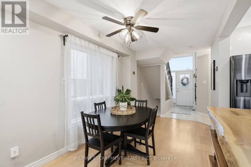 42 Kildonan Crescent — photo 12 of 40