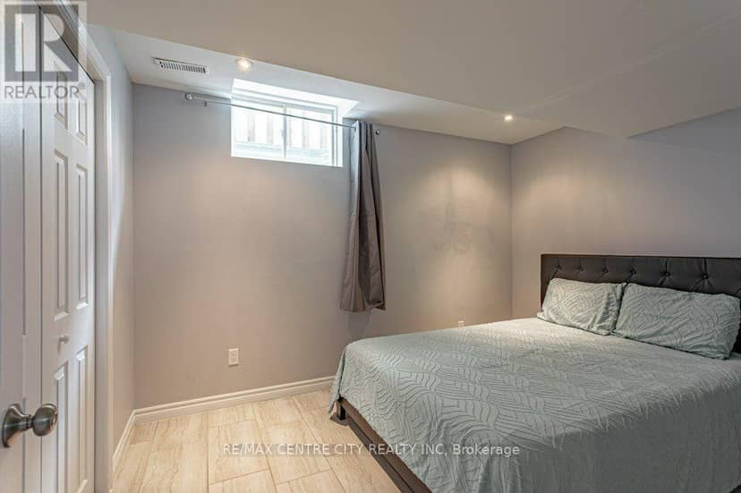 320 Rossmore Court — photo 15 of 36
