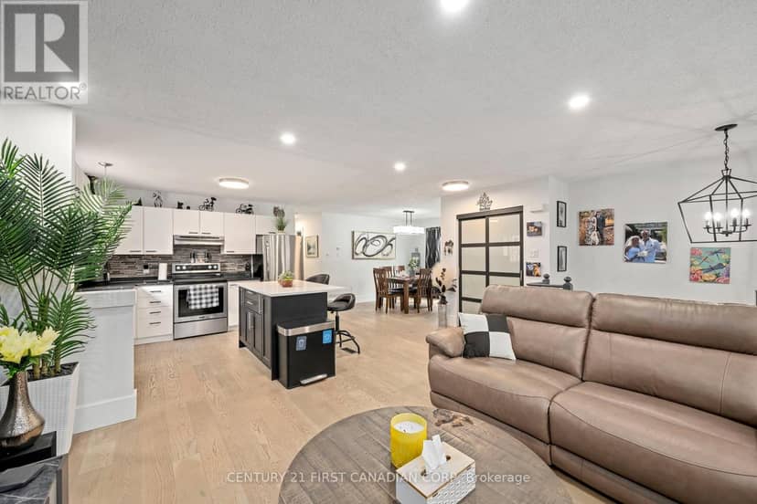 902 Railton Avenue — photo 3 of 32