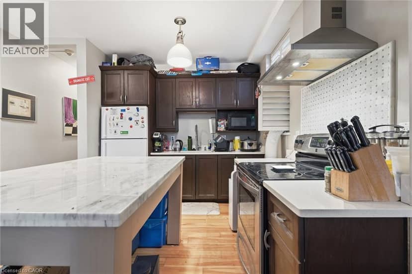 802 KING Street W Unit# 2 — photo 16 of 25
