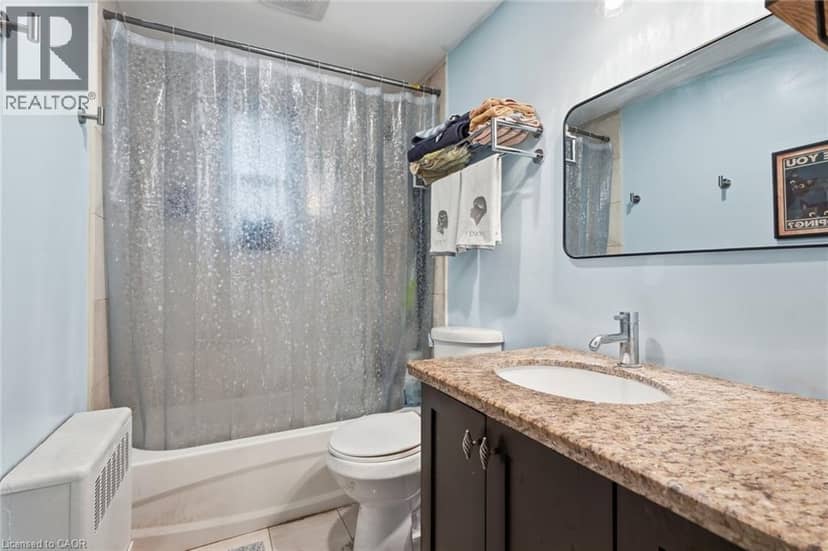 802 KING Street W Unit# 2 — photo 20 of 25