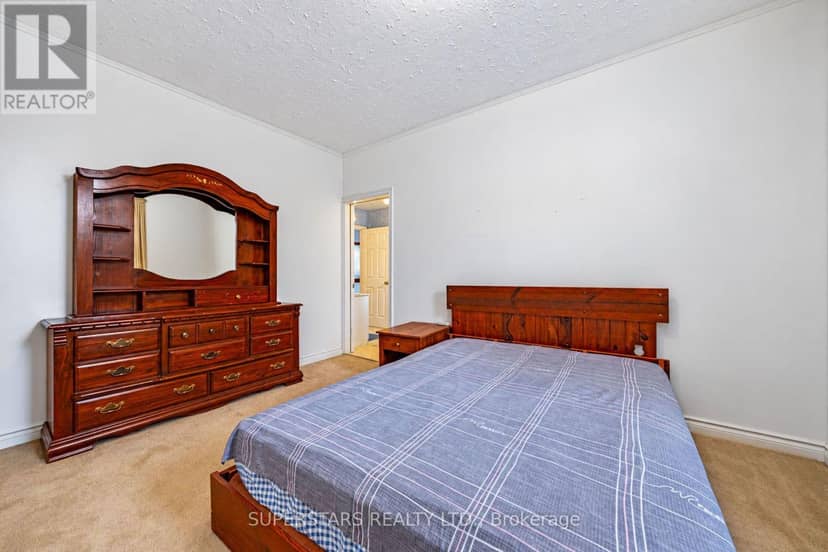 17450 Bathurst Street — photo 15 of 34