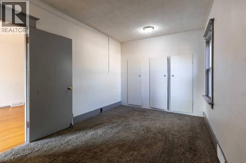 1114 Bridge Street SE — photo 14 of 37