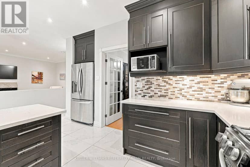 63 Oatlands Crescent — photo 12 of 40