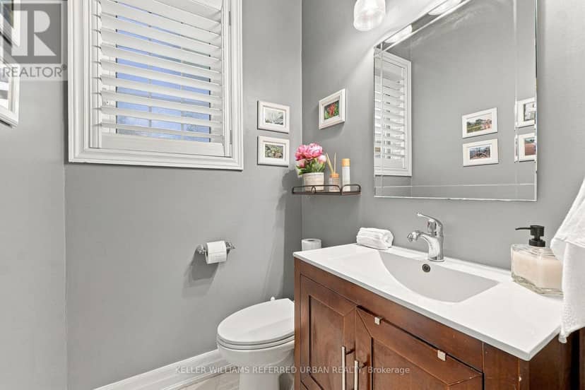 63 Oatlands Crescent — photo 17 of 40