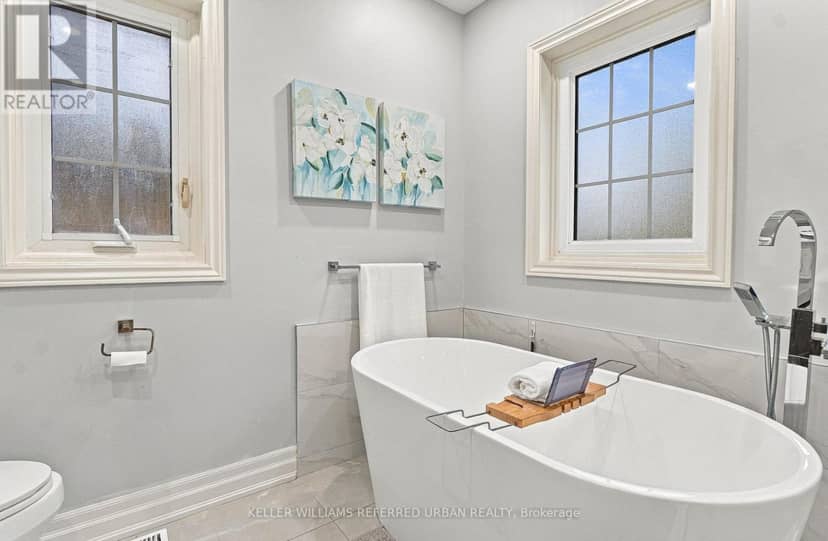 63 Oatlands Crescent — photo 27 of 40