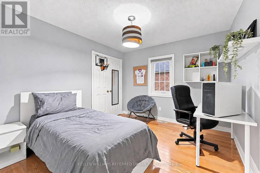 63 Oatlands Crescent — photo 35 of 40