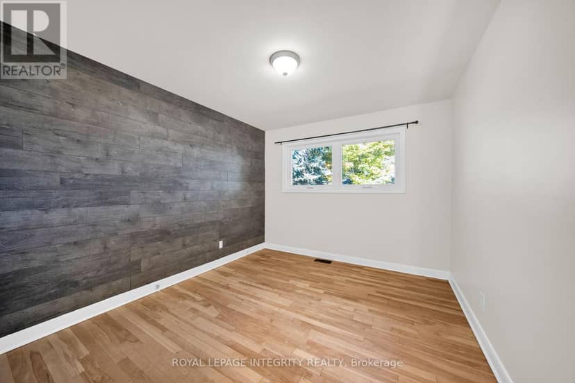 2408 Drury Lane — photo 18 of 40