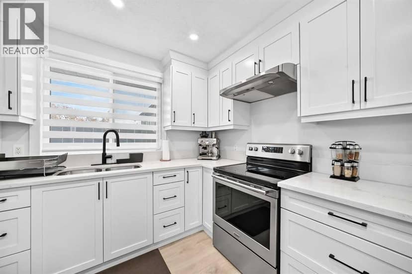 6020 18 Avenue NE — photo 11 of 33